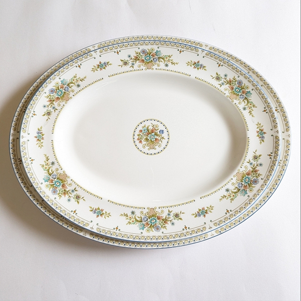 Wedgwood Serving Platters Petersham 💐 Made in England w/ Bone China X2